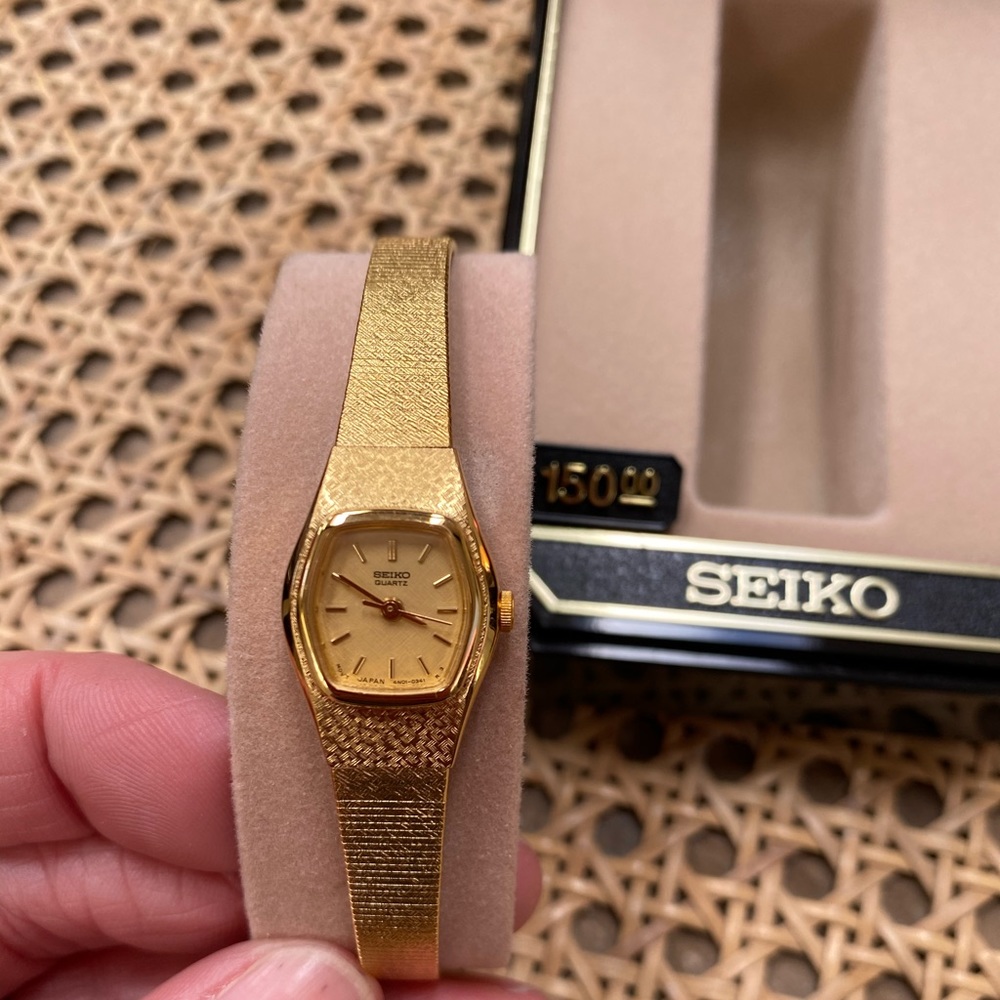 Ladies Hold Seiko Watch
